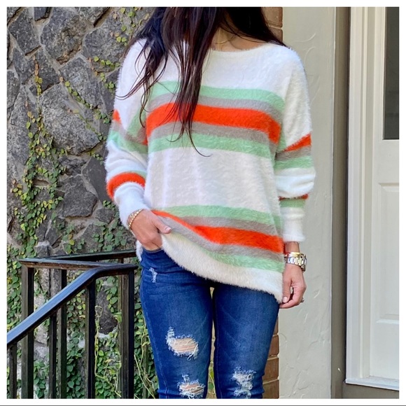 Stripe Angora feel loose fit knit sweater - Picture 3 of 5